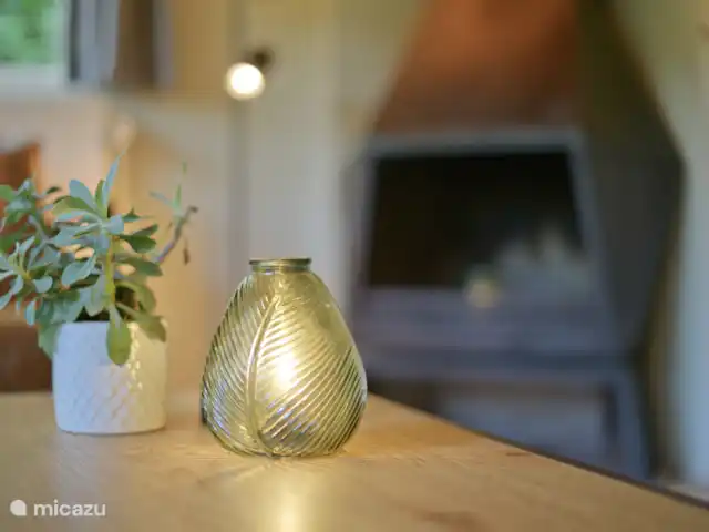 De open haard voor koudere dagen en de gezelligheid